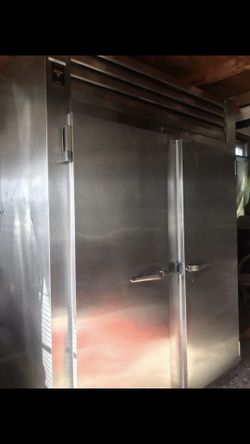 Commercial refrigerator