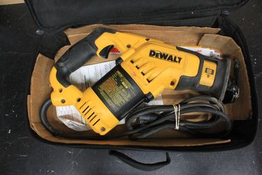 DeWalt DWE357 120V Corded Reciprocating Saw W/Soft Case