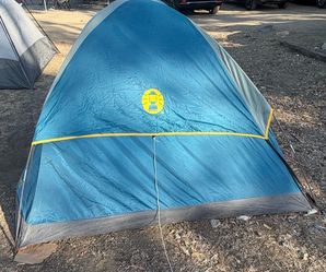 Coleman Sunrise Point 4-Person Dome Tent 10x7 ft w/ Carry Bag