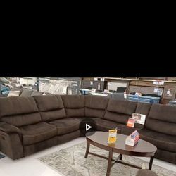 Broyhill  Brown Sectional Sofa 
