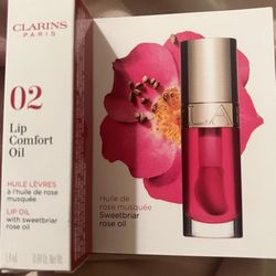 Clarins Lip Comfort Oil Huile De Rose Musquee. Sweetbriar Rose Oil. Sample size 1.4ml 0.04 net Wl. Comes from a smoke free environment.  