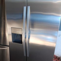 Beautiful Whirlpool Stainless Refrigerator