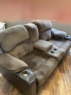 Recliner love seat, 4 cups