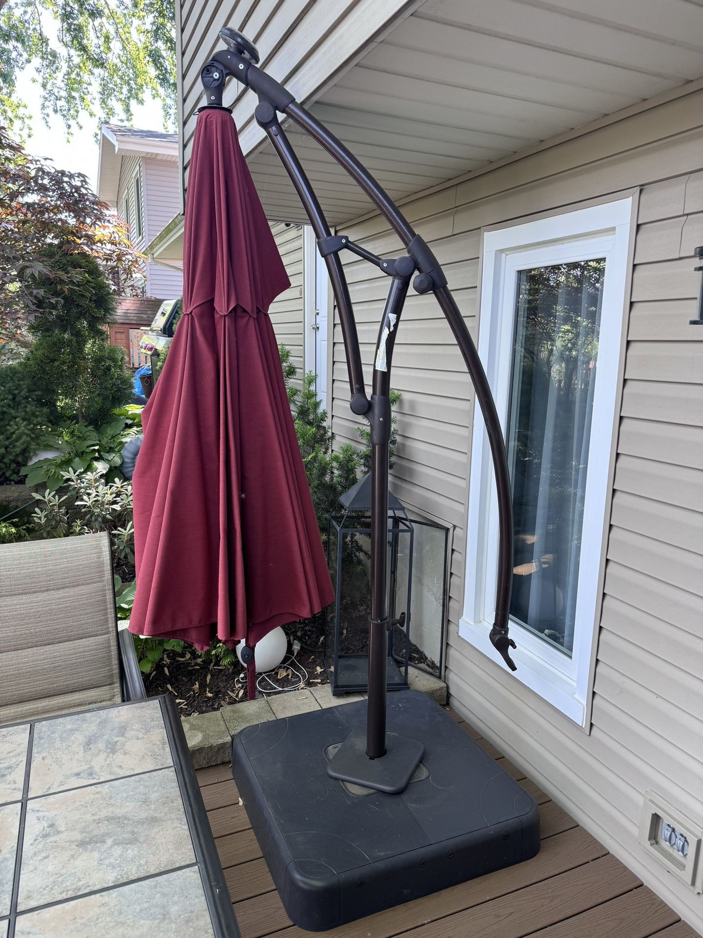 Hampton Bay 11 ft. Cantilever Solar LED Offset Outdoor Patio Umbrella in Chili Red