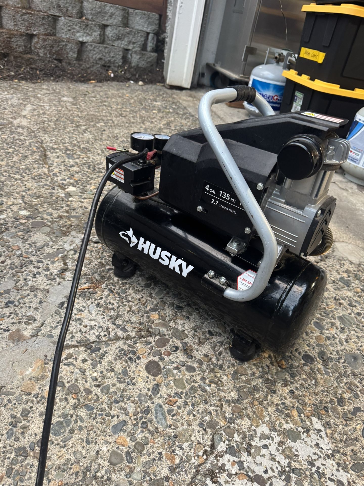 Husky Hotdog - 4 Gallon Air Compressor