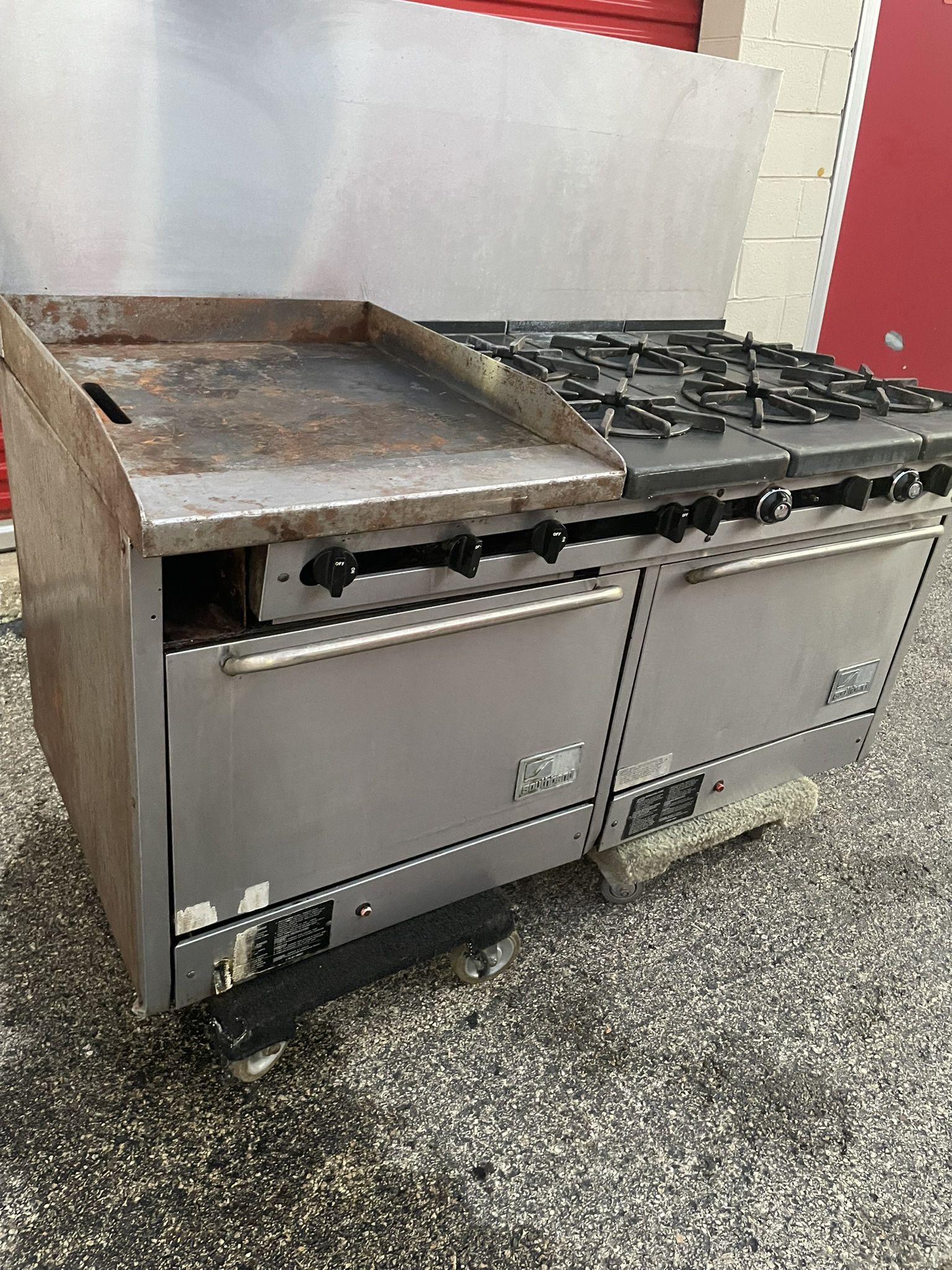 commercial stove with griddle Southbend Ultimate 60" Range, 6 Burners and 24" Griddle with 2 Ovens