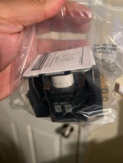 Brand new, never . 2-pole, 40 amp contactor with 24V AC coil. Part # N4161. Great for HVAC/air-conditioning equipment. Asking $25.