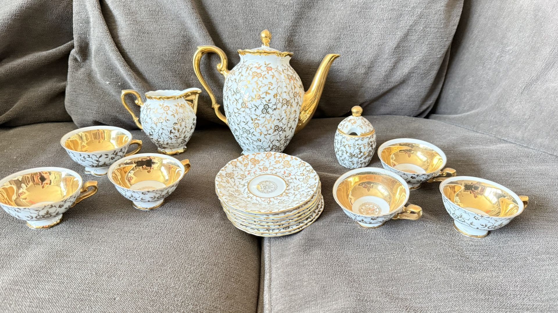 Bovaria Vintage 24k Tea Set