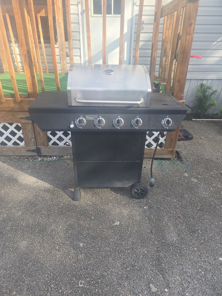 Nex Grill 4 Burner