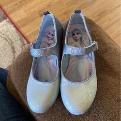 Zapatos De Frozen Size 13  $15 