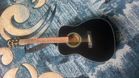 Yamaha F335 Acoustic Guitar