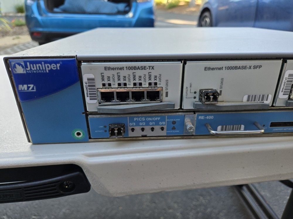 Juniper Networks M7i Router with 2 Fiber and 2 Copper Modules