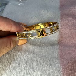 Bangle Bracelet In Yellow Gold Tone