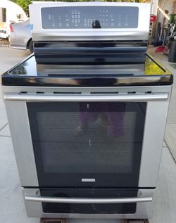 Induction cooktop stove