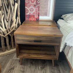 2 wooden night stands