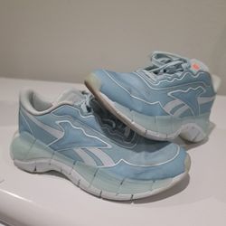 Reebok Tennis Shoes Size 6.   $75.00
