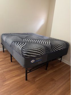 QUEEN BED WITH FRAME SEALY POSTUREPEDIC