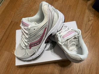 Running Shoes 7.5 Open Box