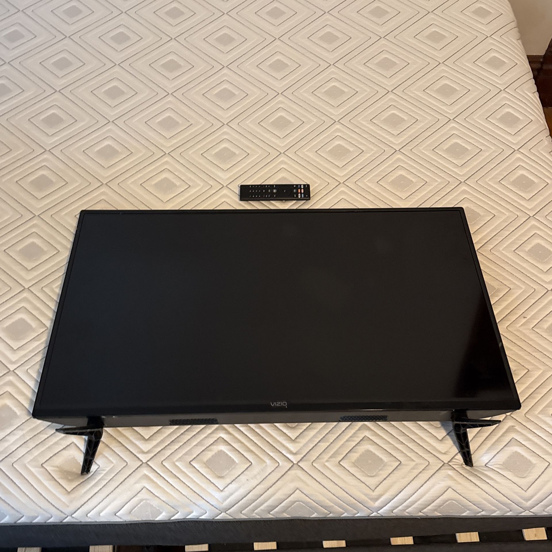 Vizio 43’ 4KHDR TV