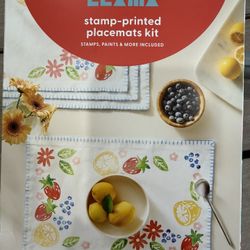 New: Mondo Llama Stamp Printed Placemats Kit Makes 4, Stamps, Paint, String