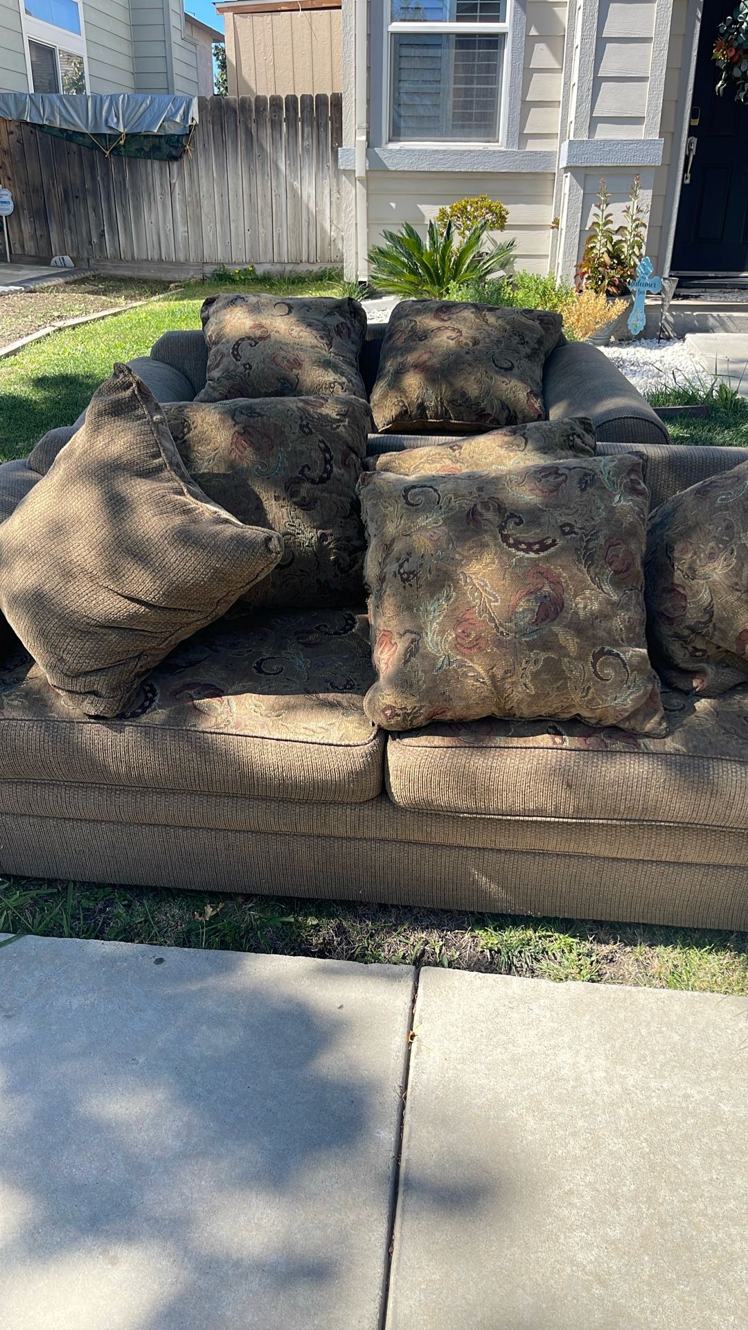 Free Sofas