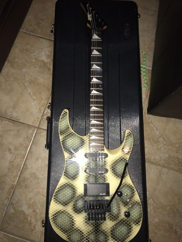 1980's gtx 23 applause snake skin electric guitar strat style