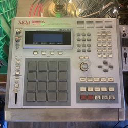 Akai MPC 3000 with flight case and zip disc drive