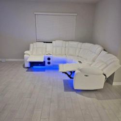 SECTIONAL RECLINERS  ( BLUETOOTH SPEKERS AND LED LIGTHS)