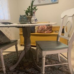 Breakfast Table With 2 Chairs