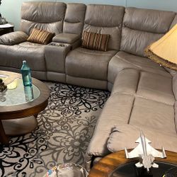 Large leather Secrional With Three Reclinerà