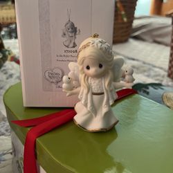 Precious moment, angel ornament