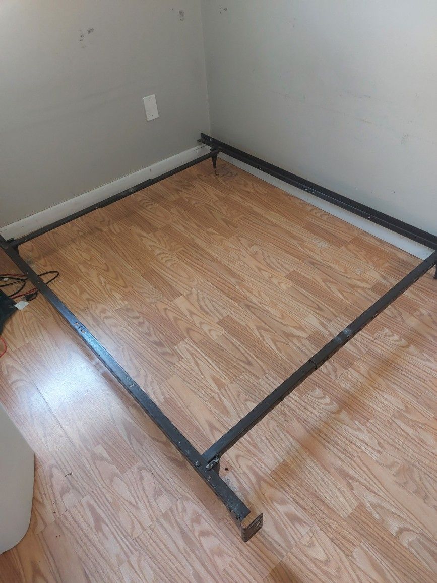 Full Bed Fame And Box SPRING