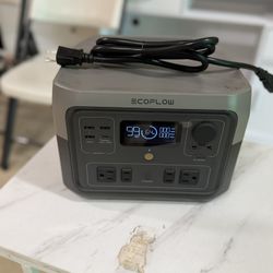 EcoFlow River 2 Max 512 W Battery Portable Power Station Includes Cord . Fast Charging