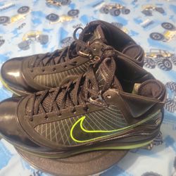 Nike Air Max LeBron 7 "Dunkman". 
 
