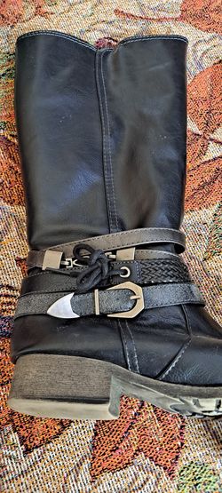 Ladies Size 8 Black Boots In Good Condition. $8 Chandler Pick Up