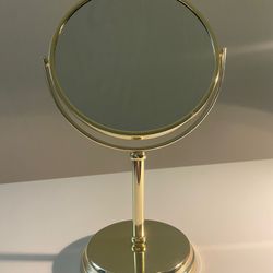 Amazon Basics Vanity Mirror (Like New)