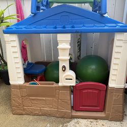 Kids Outdoor Playhouse - Perfect for ages 1-8
