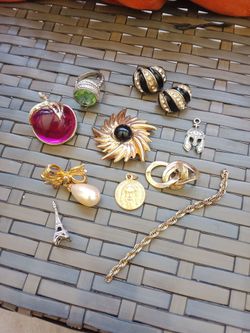 Costume jewelry odds and ends