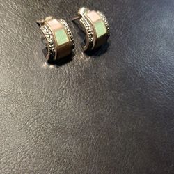 Earings 
