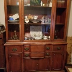 Duncan's Phife Curio Cabinet 