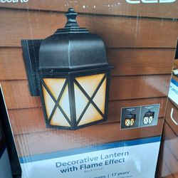 2 Decorative Laterns With 2 Settings