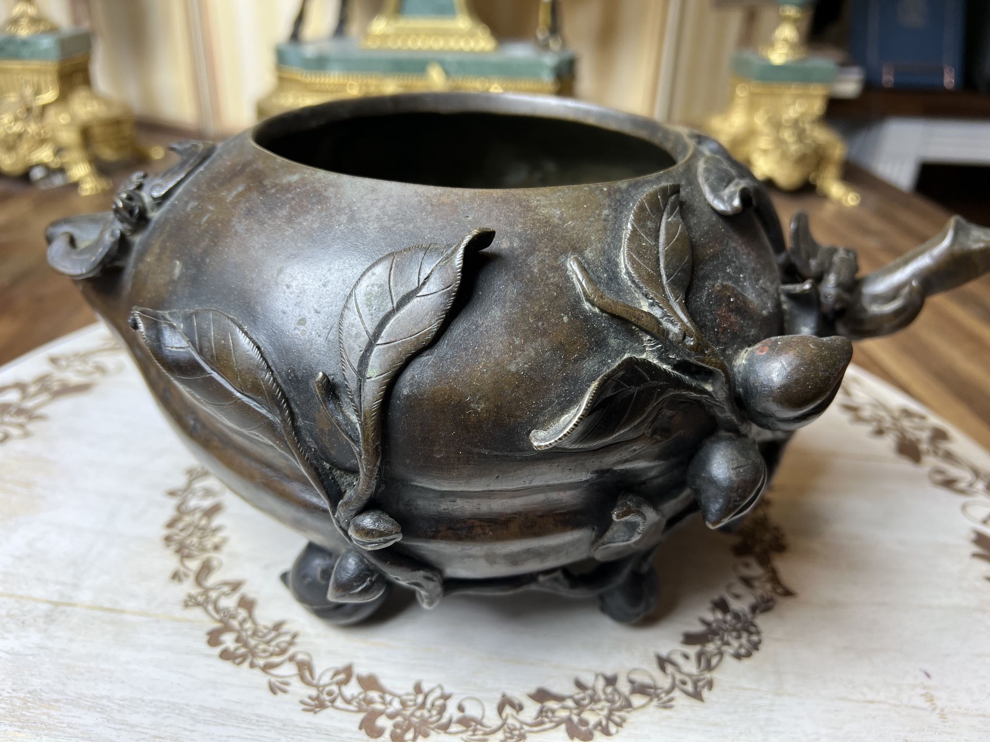 Brass peach-shaped aromatherapy stove