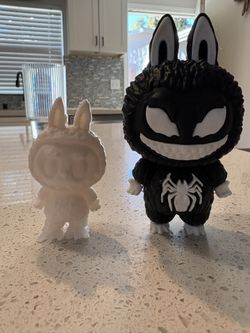 Venom Labubu 