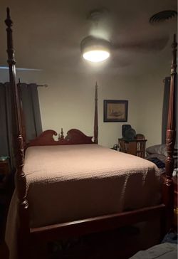 Vintage queen 4 post bed and dresser