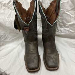 Women’s Sz 8.5 Square Toe Western Boots, New