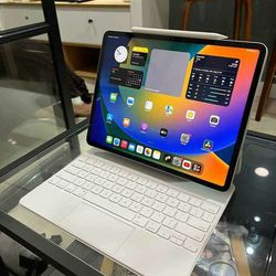 Ipad pro m2 with cellular ( 6 gen) selling also keyboard nd Apple pencil 2