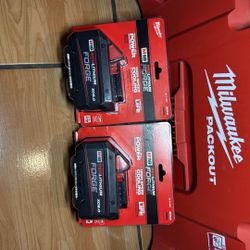 Milwaukee M18 Red Lithium Forge Xc8.0 ah (NEW) 