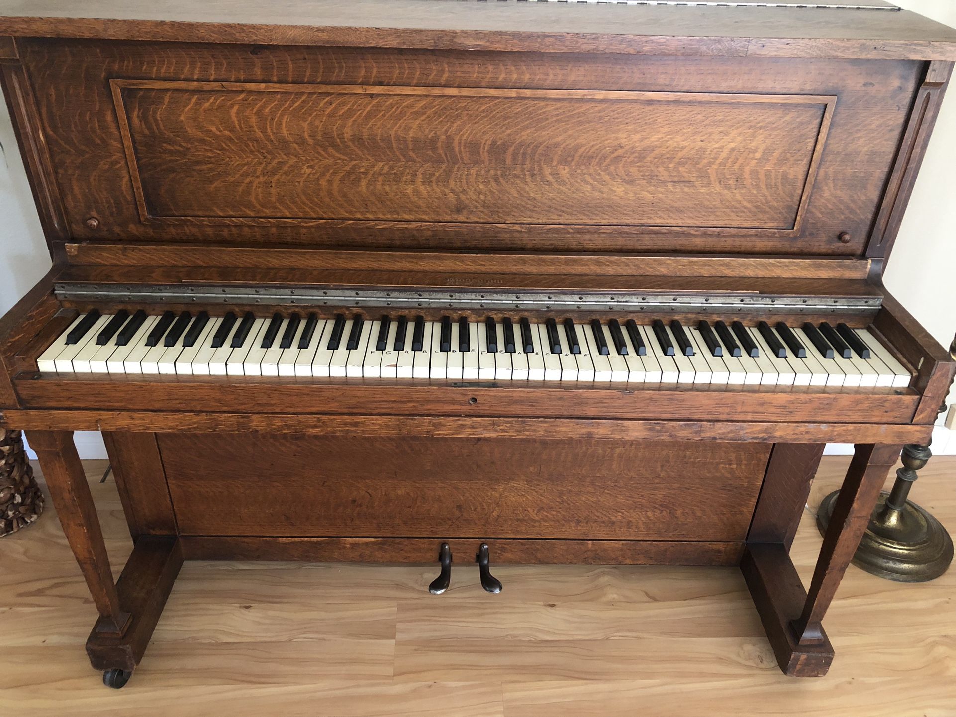 Free Small upright piano