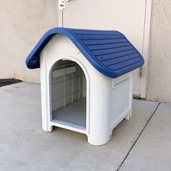 $45 (New in box) Plastic dog house (size small) pet indoor outdoor all weather shelter cage kennel 23x30x26” 