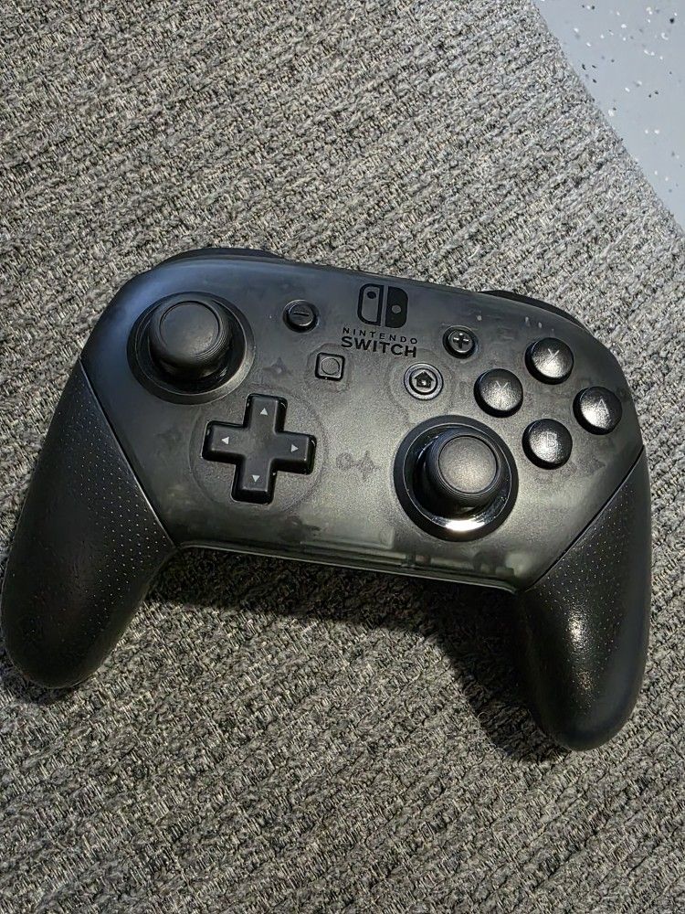 Nintendo Switch Pro Controller